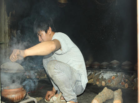 Giáp Tết, làng cá kho Đại Hoàng "nổi lửa" suốt ngày đêm 